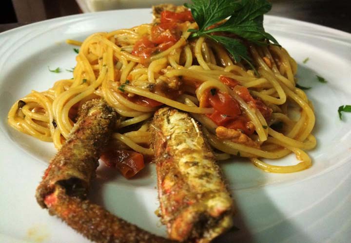 piatto spaghetti ristorante di pesce Castelsardo Sardegna